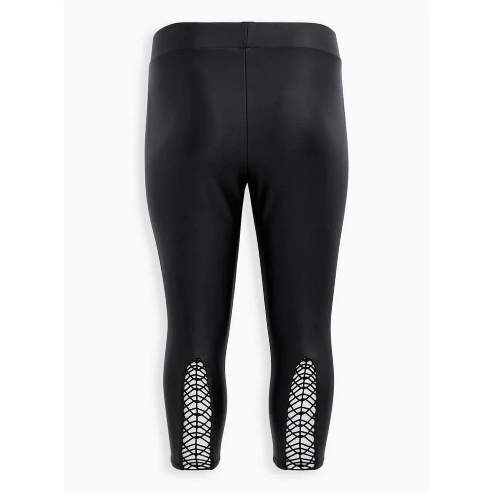 ✨2/$20 Torrid Crop Platinum Legging Coated Ponte Macrame Back Black Size 4 4X - Picture 11 of 11